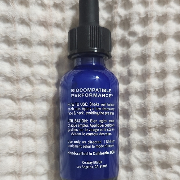 Blue Brightening Serum with Vitamin C & E - Picture 3 of 3